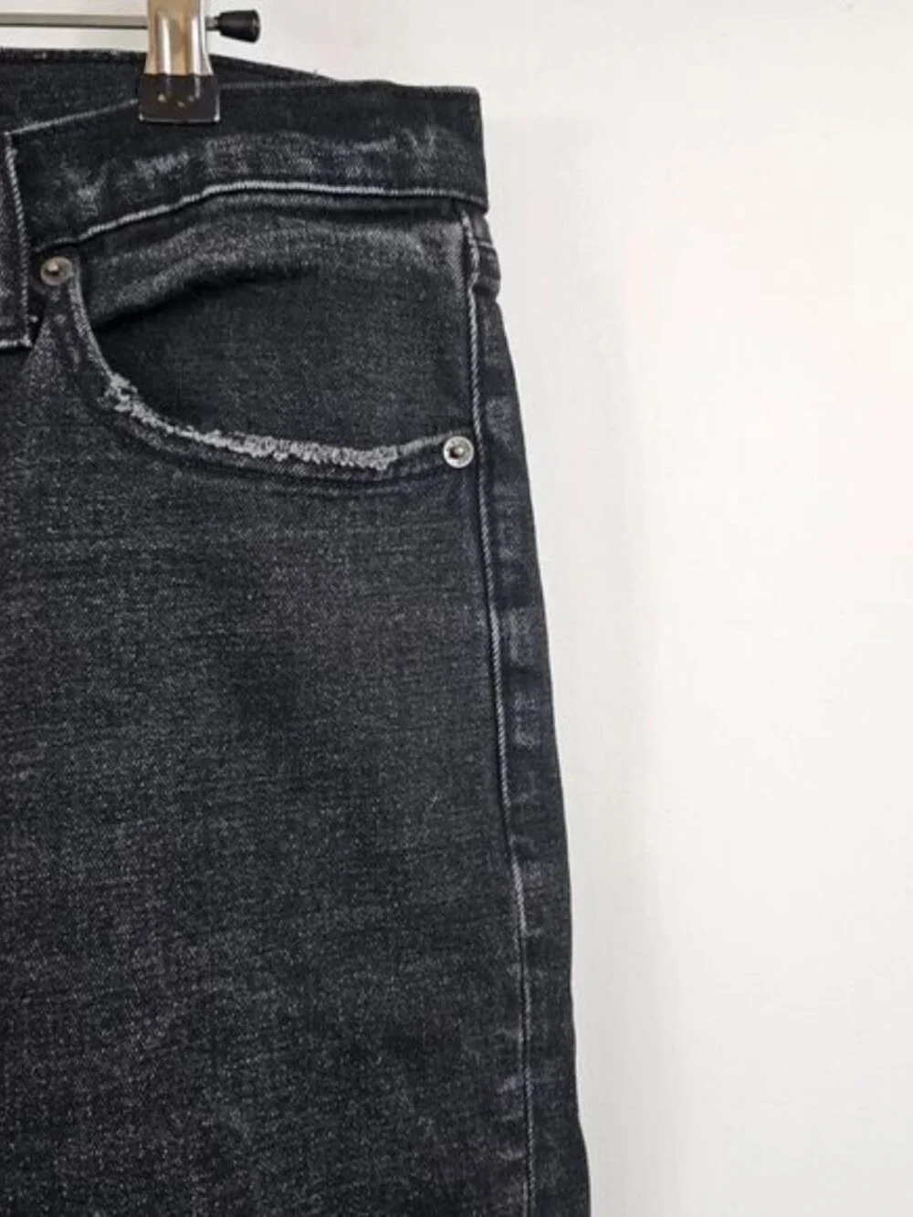 Abercrombie & Fitch The Mom High Rise Jean In Black - Size 14L - Picture 4 of 10